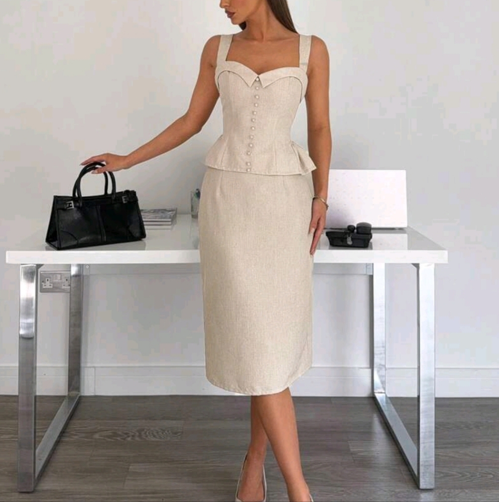 Elegant Cream Women's Skirt